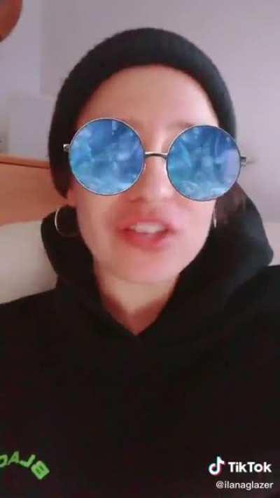 Ilana Glazer's advice to the Queen