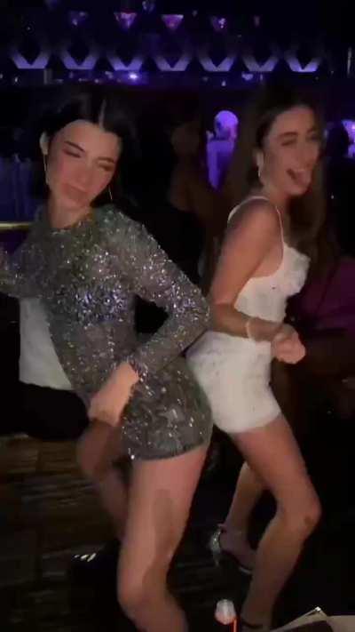 Charli twerking masterclass again on New years (better quality) 🤤
