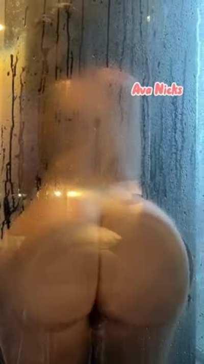 I want this shower glass to be your face. Any volunteers?