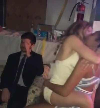 HMC: When you take your Bi GF to an insurance seminar 🤦‍♂️