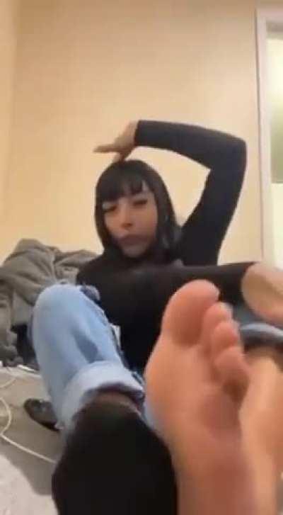 Does anybody know who this is ?