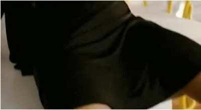 Amy Adams is asking for it in American Hustle