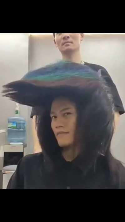 Si parece el casco de una moto