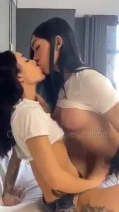 Shemale fucking girl