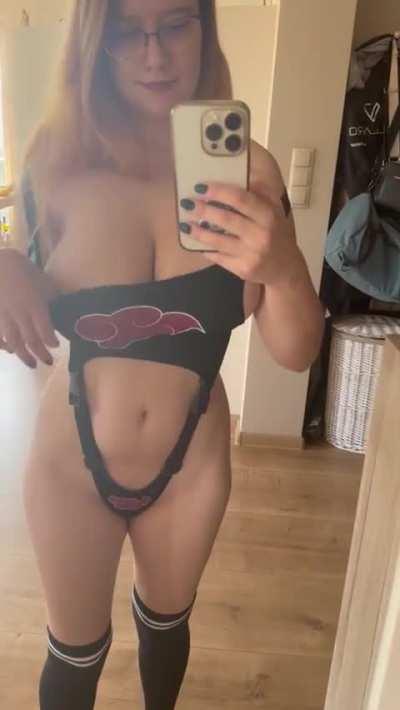 Your head vs my thick thighs, want some duel? 😏