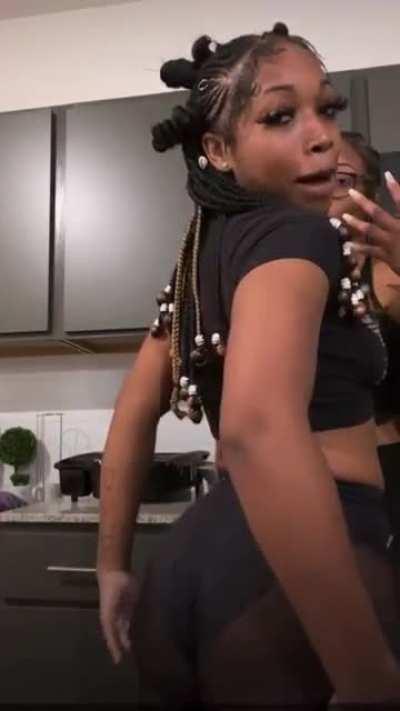 HMU to buy content 🖤