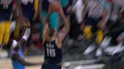 [Highlight] Brandon Clarke receives the full-court pass and stuffs it on the other end