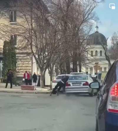 not sure who's the idiot in this case