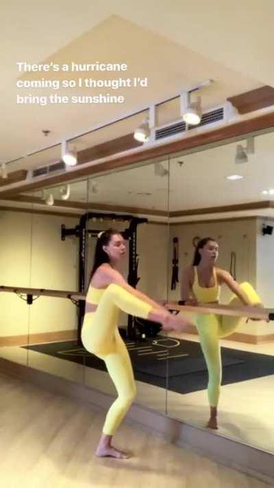 Strong Straching Game....