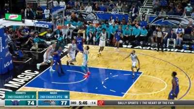 [Highlight] Gary Harris with a little bit of a circus and-1 layup