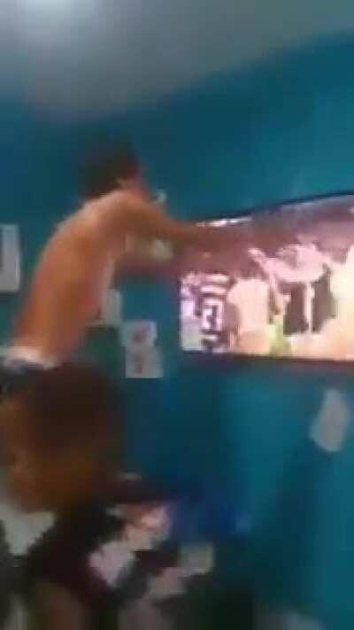 Greninja quando for pai vendo o jogo do mengão