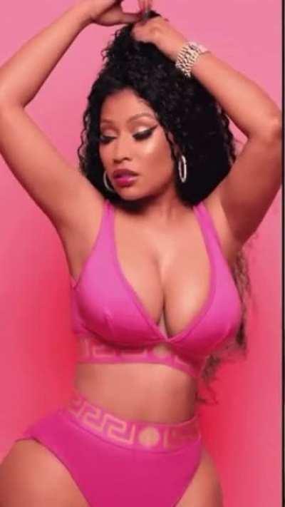 Nicki Minaj @nickiminaj