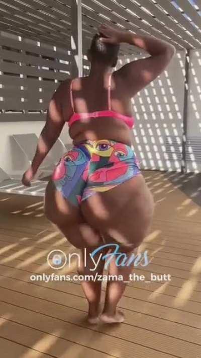 Woah Africa 🍑🍑💦💦