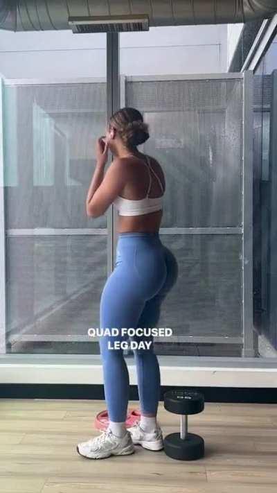 Lexie shows off her butt in new vid...It got bigger! 😲