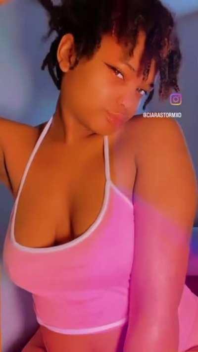 Ciara(@ciarastormxo)