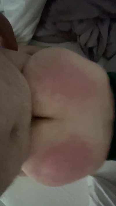 She takes it so well, and her moans are so sexy 😋