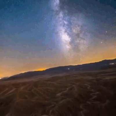 Стабилизированное видео показывает вращение Земли, фиксируя галактику Млечный Путь