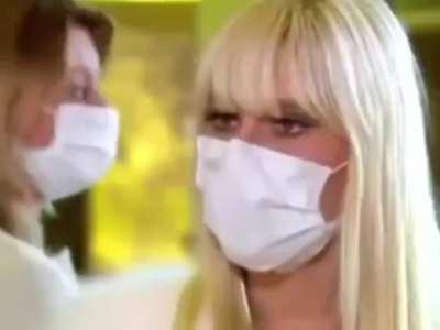 Quando alguém vem falar comigo sem máscara