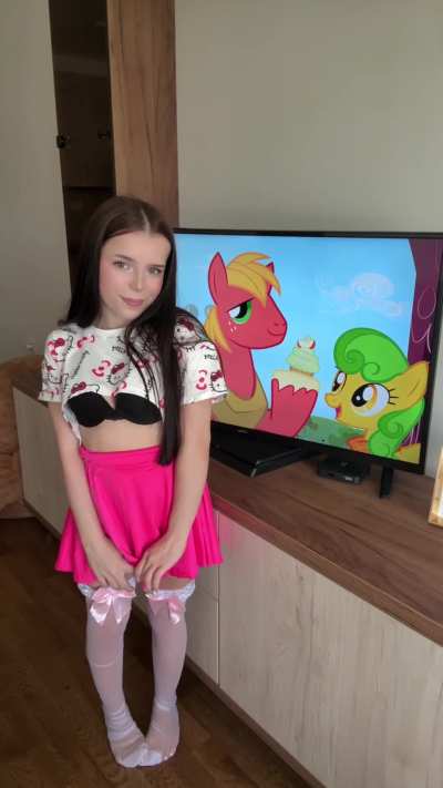 I'm a 4'2 midget. Tiny enough?