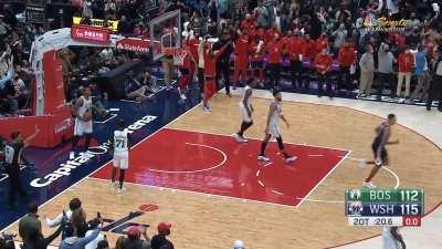 [Highlight] Dinwiddie gets the nice roll to put the Wizards up 3 with 20.6 left