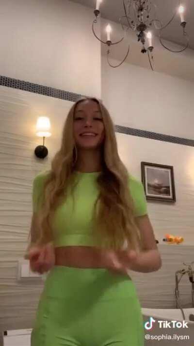 She is so beautiful 😍