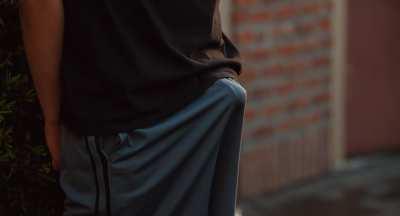 Cameron Diaz is the kinda woman I would willingly get railed by my buds for. Just looking at her makes me wanna suck some cock and get splattered with cum