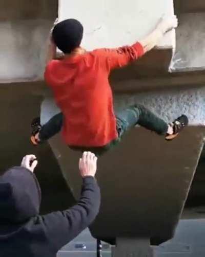 The grip, upper body, and core strength of this man is unbelievable.