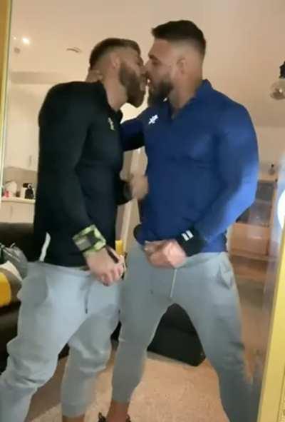 “Brothers” taste each other’s cum