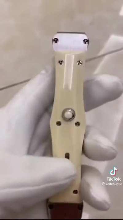 can anyone identify this knife?