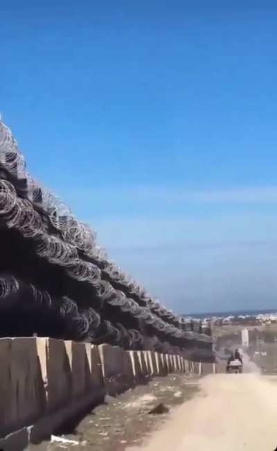 This is the wall that Egypt built on the border with Gaza to prevent refugees. Do you think India also needs to seal the borders with Bangladesh?