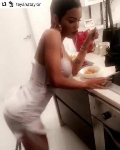 Teyana Taylor - DaBoomBoomRoom