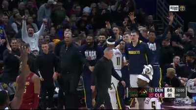 [Highlight] Big Government does his first bailout in Denver as he hits a half-court heave to beat the third quarter buzzer!