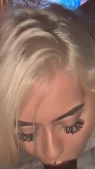 Deepthroat Eye Contact