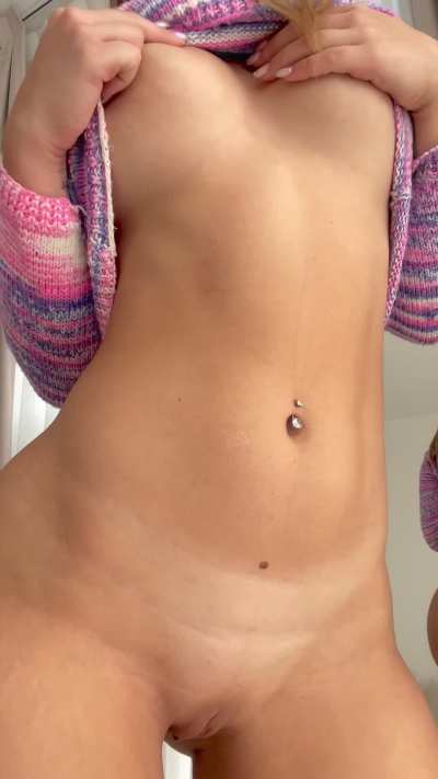 My pussy is looking forward to your visiting, she loves to feel your cream inside