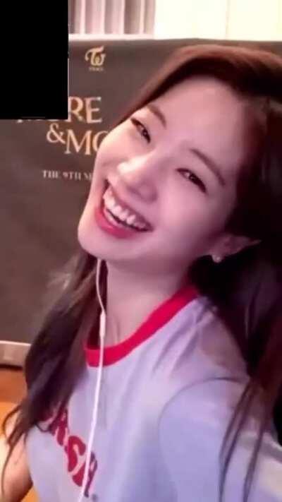 200620 - Dahyun's way to say Hi via video call