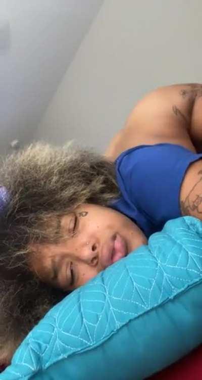 She Be Making Love Faces