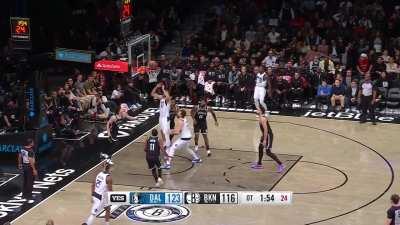 [Highlight] Luka bullies his way into the rack to give him 41