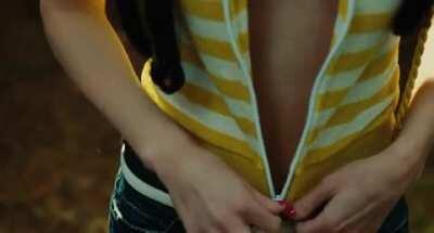 Megan Fox unzipping
