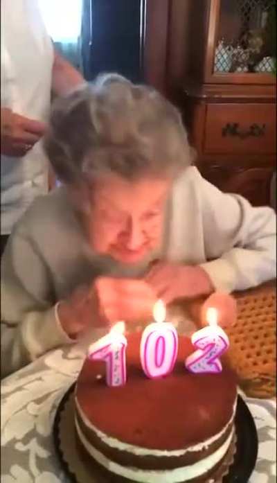 Happy Birthday Grandmaaaa!