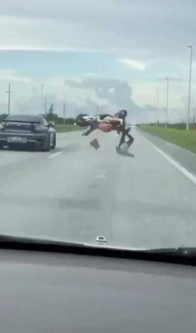 А тапки то слетели...