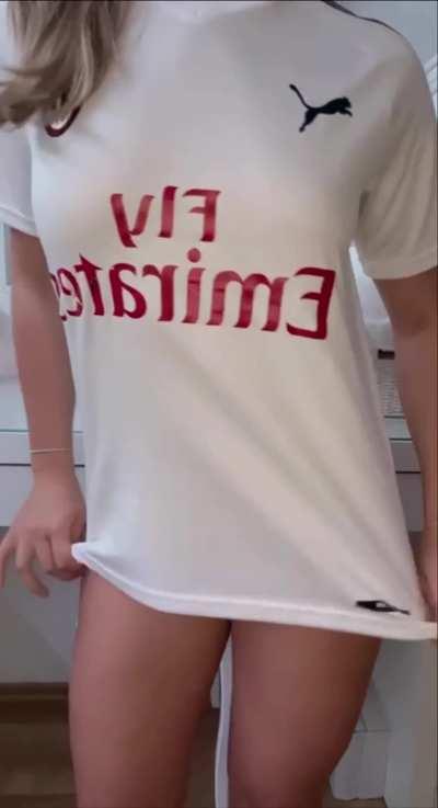 Need an older man to spank me