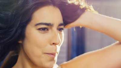 Busty Amanda in a Bra