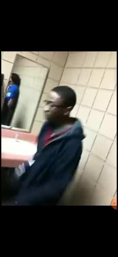 I'm the same one you seen in the classroom, We was chillin' in the stall makin' crowds move