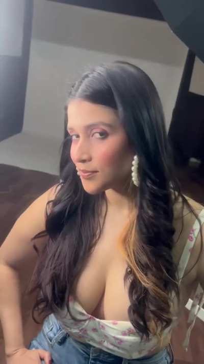 Mannara Chopra 