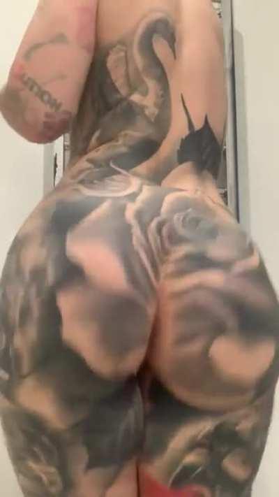 That cheeky peak at my asshole ;)