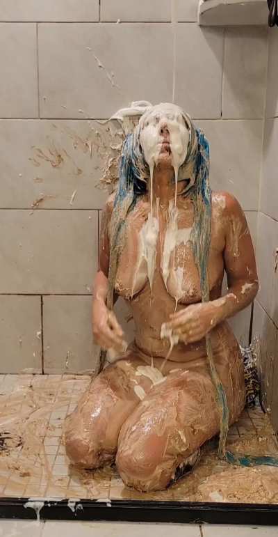 Gallons of cake batter over my head gets me horny! Now offering videos with no mask 😊 Link in comments. Don't be shy! 
