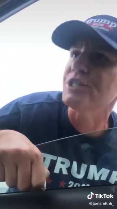 Long Island Trump Karen harrasses driver