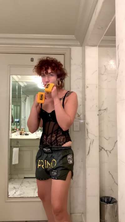 Boxing babe is back!