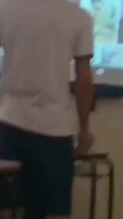 La paja que me hago en medio de la clase