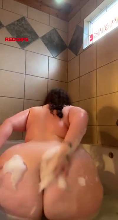 getting my thick booty clean